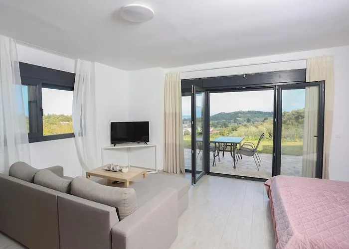 Hilltop 8 Apartment *